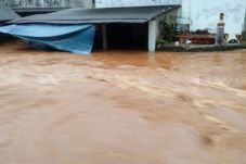 Rumah Terendam Banjir...