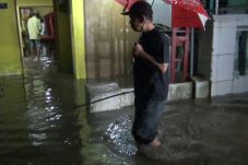 Banjir Terjang Tiga...