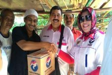 Partai Perindo Salurkan...