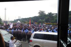 1.500 Aparat Kawal Demo...