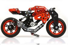 Sekarang Ducati Monster...