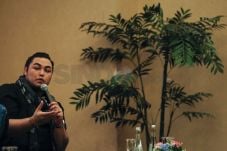 Ivan Gunawan Pesan Rambut...