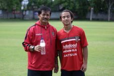 Cucu Habibie Gabung...