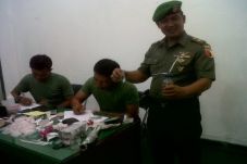 Gerebek Pesta Sabu,...