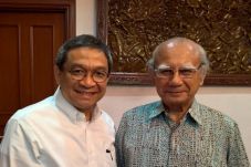 Pesan Emil Salim pada...