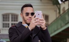 Gara-gara Selfie, Lewis...
