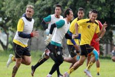Arema Tidak Incar Trofi...