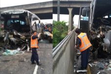 Truk Pecah Ban, 3 Orang...