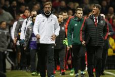 Van Gaal Frustrasi Kebobolan...