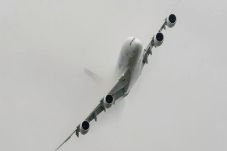 Pesawat Lufthansa dan...