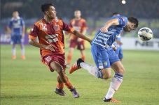 Persib Petik Kemenangan...