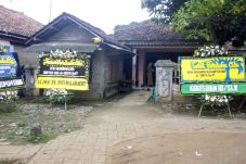 Keluarga Kapten Yanto...