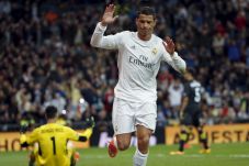 Ronaldo Gagal Penalti,...