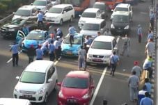 Lakukan Sweeping, Mobil...