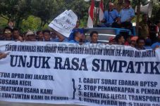 Demo di Balai Kota,...