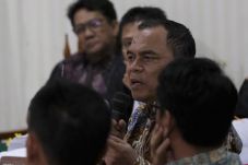 SM Hartono: Imbalan...
