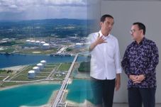 Jokowi Pilih Kilang...