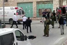 Tembak Warga Palestina...