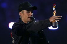 Justin Bieber Pecahkan...