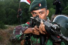 Dikepung Raider, Anak...