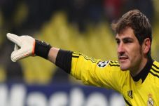 Casillas Siap Hentikan...