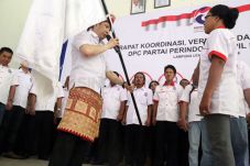 HT Nyatakan Konsep Membangun...