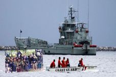 Abu Sayyaf Abducts 10...