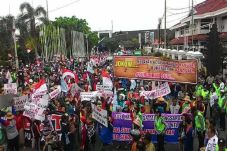 Nelayan Pati Desak Jokowi...