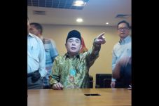 Dua Anggota Komisi V...