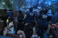 Polisi Razia Tempat...