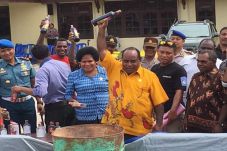 Wali Kota Sorong Pimpin...