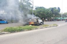 Mobil Pikap Pengangkut...