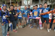Puluhan Ribu Aremania...
