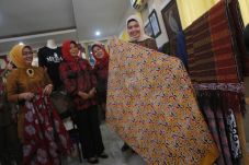 Tips Padu Padan Memakai...