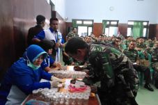 Prajurit dan PNS Kodim...