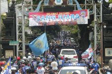 Sambut Pahlawan Arema,...