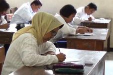 Peserta UN Kejar Paket...