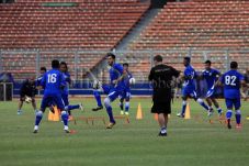 Dejan Tendang 2 Pemain,...