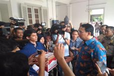 Ahok Semprot Mahasiswa...
