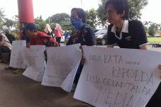 Dilarang Liputan, Wartawan...