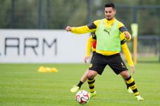 Gelandang Tangguh Dortmund...