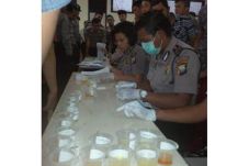 Tes Urine, Perwira Polisi...