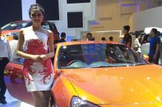 Tak Hanya Mobil, Usher...