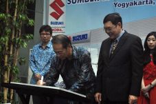 Buka Dealer Baru, Suzuki...