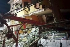Gempa Dahsyat Gucang...