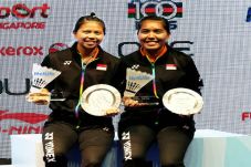 Juara Singapura Terbuka...