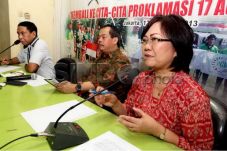 Pengamat: Perilaku Kasar...
