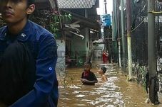 Banjir Parah, Warga...