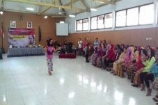 Hari Kartini, Rutan...