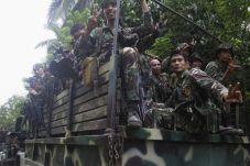 Bebaskan 10 WNI, Militer...